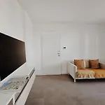 Appartement Yellow Flowers Con Garage Ed Ascensore
