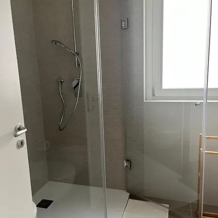 Yellow Flowers Con Garage Ed Ascensore Polignano a Mare