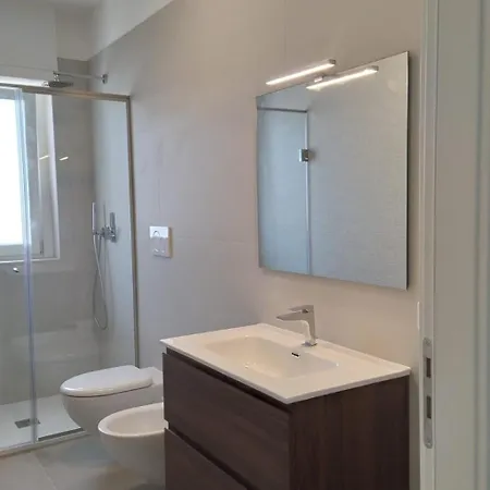 Yellow Flowers Con Garage Ed Ascensore Appartement *