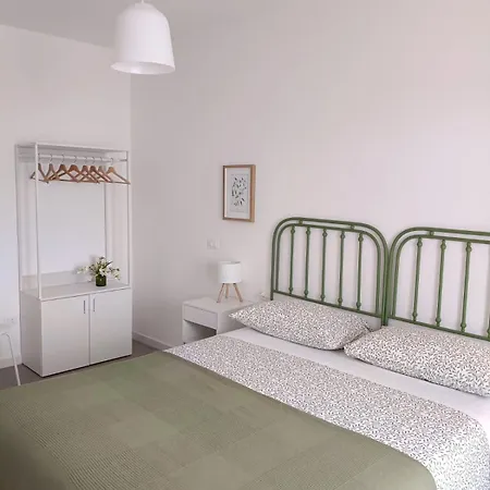 Yellow Flowers Con Garage Ed Ascensore * Polignano a Mare