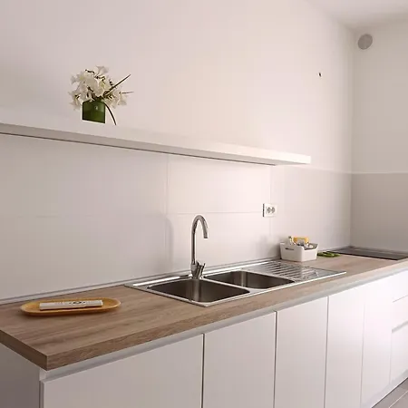 Yellow Flowers Con Garage Ed Ascensore * Polignano a Mare